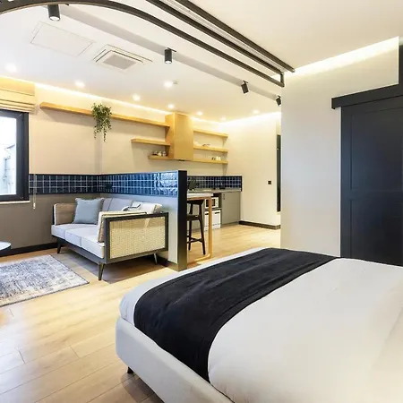 Upside Apart Otel 4*