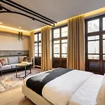 Upside Aparthotel