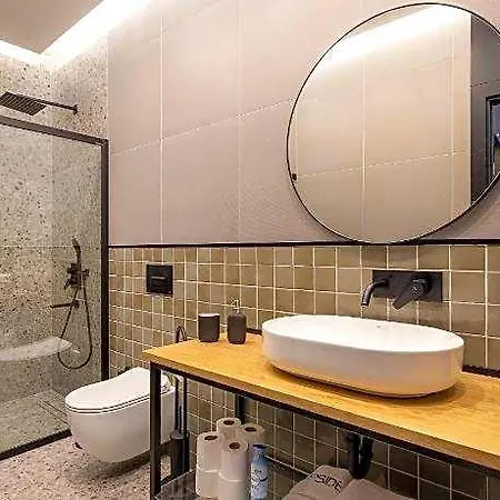 Apartmanhotel Upside 4*