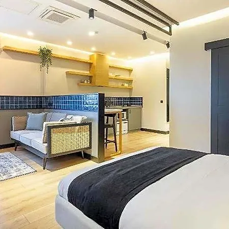 Upside Aparthotel 4*