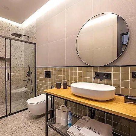 Upside Aparthotel 4*